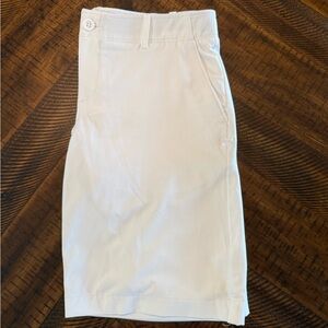 Under Armour Women's Cream Flat Front Shorts, 9” inseam